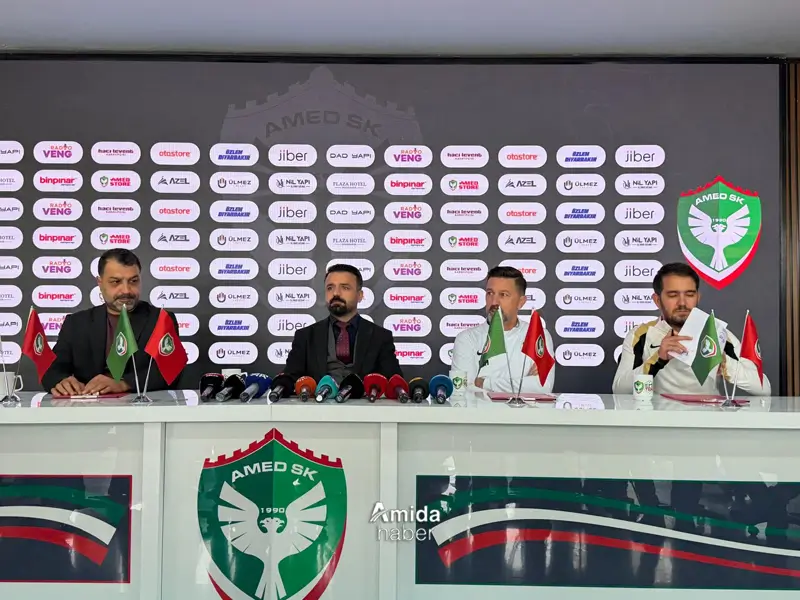 besnik-hasi-toplantiiii-001.webp
